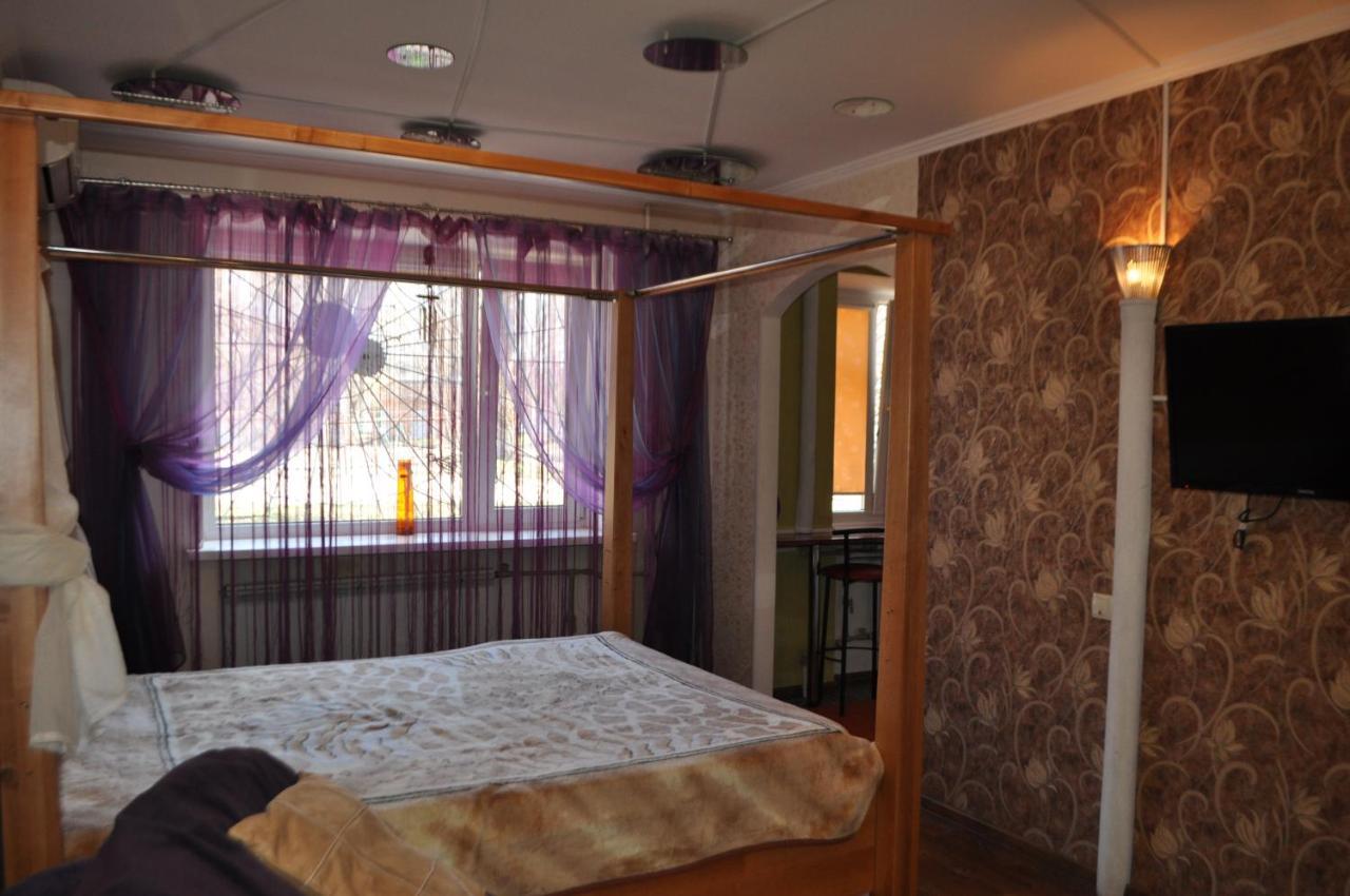 Cozy Apartments Near The Mcdonalds เครเมนชุก ภายนอก รูปภาพ